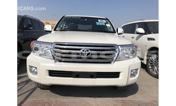Buy Import Toyota Land Cruiser White Car in Import - Dubai in Agalega Islands Buy Import Toyota Land Cruiser White Car in Import - Dubai in Agalega Islands