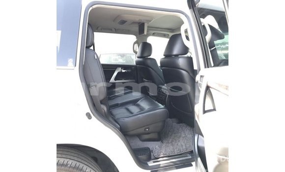 Buy Import Toyota Land Cruiser White Car in Import - Dubai in Agalega Islands Buy Import Toyota Land Cruiser White Car in Import - Dubai in Agalega Islands