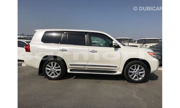 Buy Import Toyota Land Cruiser White Car in Import - Dubai in Agalega Islands Buy Import Toyota Land Cruiser White Car in Import - Dubai in Agalega Islands