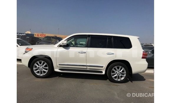 Buy Import Toyota Land Cruiser White Car in Import - Dubai in Agalega Islands Buy Import Toyota Land Cruiser White Car in Import - Dubai in Agalega Islands