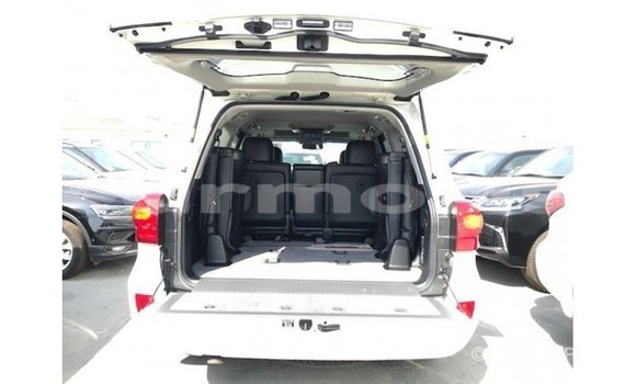 Buy Import Toyota Land Cruiser White Car in Import - Dubai in Agalega Islands Buy Import Toyota Land Cruiser White Car in Import - Dubai in Agalega Islands