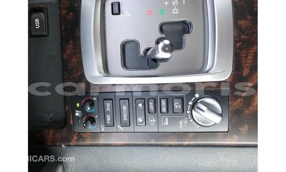 Buy Import Toyota Land Cruiser White Car in Import - Dubai in Agalega Islands Buy Import Toyota Land Cruiser White Car in Import - Dubai in Agalega Islands