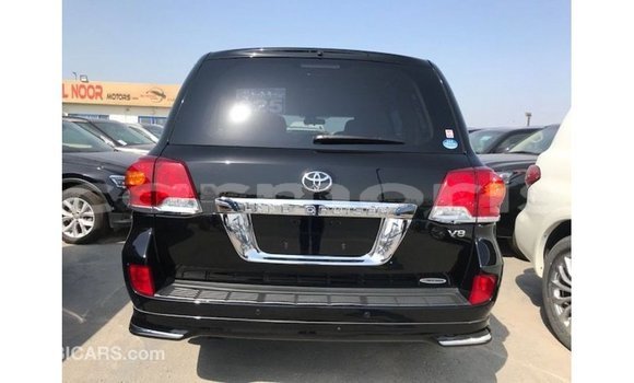 Acheter Import Voiture Toyota Land Cruiser Noir à Import - Dubai, Îles Agalega Acheter Import Voiture Toyota Land Cruiser Noir à Import - Dubai, Îles Agalega