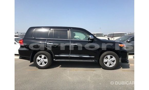 Acheter Import Voiture Toyota Land Cruiser Noir à Import - Dubai, Îles Agalega Acheter Import Voiture Toyota Land Cruiser Noir à Import - Dubai, Îles Agalega
