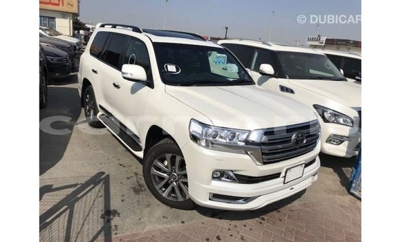 Acheter Import Voiture Toyota Land Cruiser Blanc à Import - Dubai, Îles Agalega Acheter Import Voiture Toyota Land Cruiser Blanc à Import - Dubai, Îles Agalega