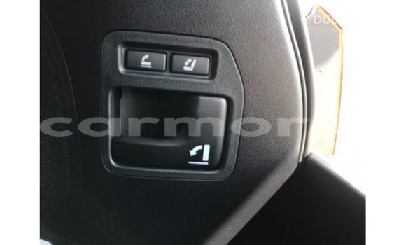 Acheter Import Voiture Toyota Land Cruiser Blanc à Import - Dubai, Îles Agalega Acheter Import Voiture Toyota Land Cruiser Blanc à Import - Dubai, Îles Agalega