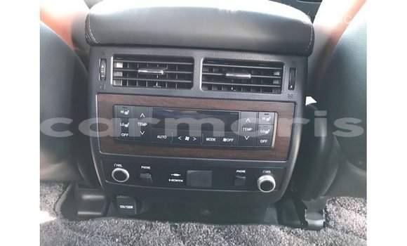 Acheter Import Voiture Toyota Land Cruiser Blanc à Import - Dubai, Îles Agalega Acheter Import Voiture Toyota Land Cruiser Blanc à Import - Dubai, Îles Agalega