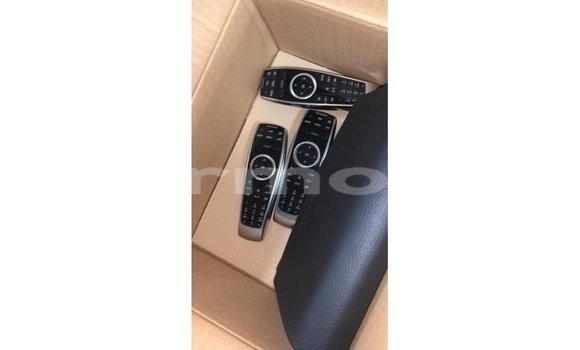 Acheter Import Voiture Mercedes-Benz 190 Noir à Import - Dubai, Îles Agalega Acheter Import Voiture Mercedes-Benz 190 Noir à Import - Dubai, Îles Agalega