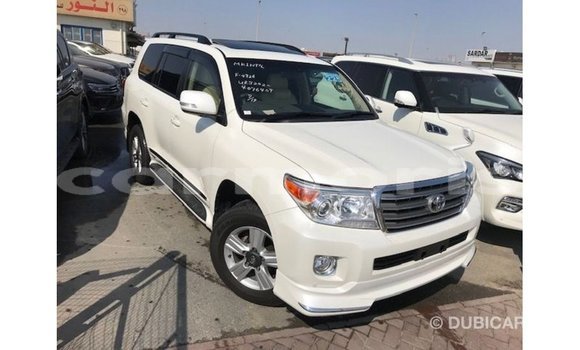 Acheter Import Voiture Toyota Land Cruiser Blanc à Import - Dubai, Îles Agalega Acheter Import Voiture Toyota Land Cruiser Blanc à Import - Dubai, Îles Agalega