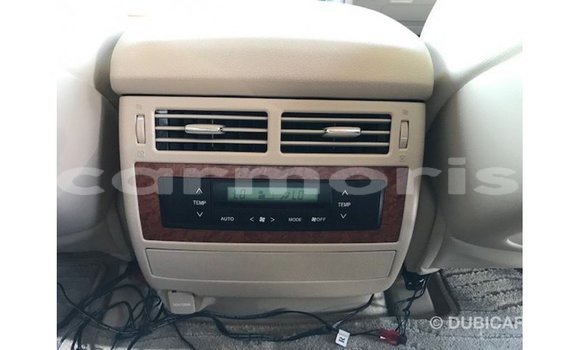 Acheter Import Voiture Toyota Land Cruiser Blanc à Import - Dubai, Îles Agalega Acheter Import Voiture Toyota Land Cruiser Blanc à Import - Dubai, Îles Agalega