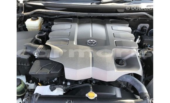 Acheter Import Voiture Toyota Land Cruiser Blanc à Import - Dubai, Îles Agalega Acheter Import Voiture Toyota Land Cruiser Blanc à Import - Dubai, Îles Agalega