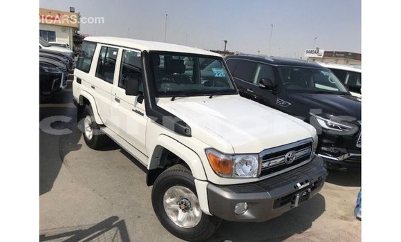Acheter Import Voiture Toyota Land Cruiser Blanc à Import - Dubai, Îles Agalega Acheter Import Voiture Toyota Land Cruiser Blanc à Import - Dubai, Îles Agalega