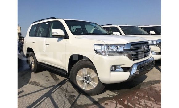 Buy Import Toyota Land Cruiser White Car in Import - Dubai in Agalega Islands Buy Import Toyota Land Cruiser White Car in Import - Dubai in Agalega Islands