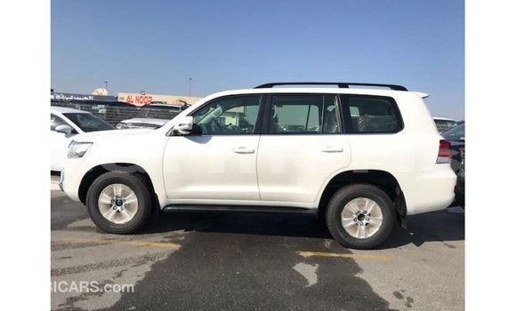 Buy Import Toyota Land Cruiser White Car in Import - Dubai in Agalega Islands Buy Import Toyota Land Cruiser White Car in Import - Dubai in Agalega Islands