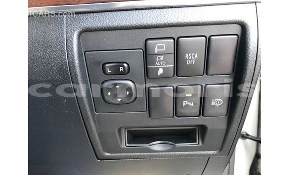 Buy Import Toyota Land Cruiser White Car in Import - Dubai in Agalega Islands Buy Import Toyota Land Cruiser White Car in Import - Dubai in Agalega Islands