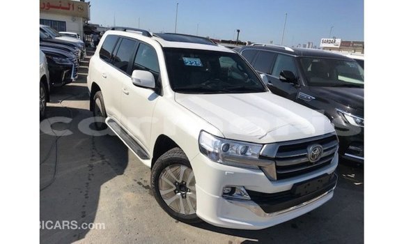 Acheter Import Voiture Toyota Land Cruiser Blanc à Import - Dubai, Îles Agalega Acheter Import Voiture Toyota Land Cruiser Blanc à Import - Dubai, Îles Agalega