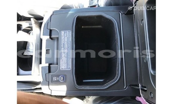 Acheter Import Voiture Toyota Land Cruiser Blanc à Import - Dubai, Îles Agalega Acheter Import Voiture Toyota Land Cruiser Blanc à Import - Dubai, Îles Agalega