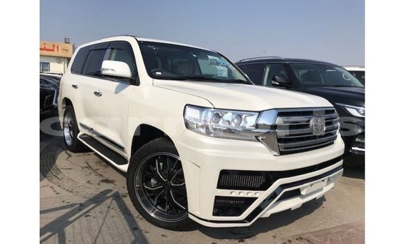 Buy Import Toyota Land Cruiser White Car in Import - Dubai in Agalega Islands Buy Import Toyota Land Cruiser White Car in Import - Dubai in Agalega Islands