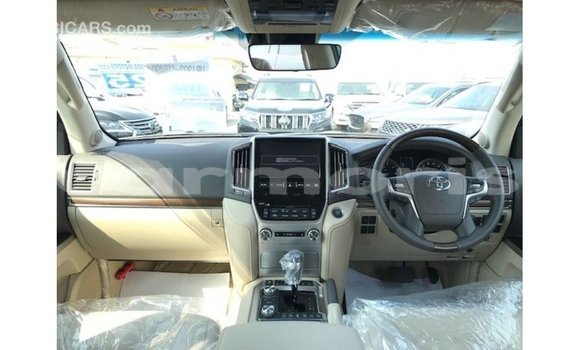 Buy Import Toyota Land Cruiser White Car in Import - Dubai in Agalega Islands Buy Import Toyota Land Cruiser White Car in Import - Dubai in Agalega Islands