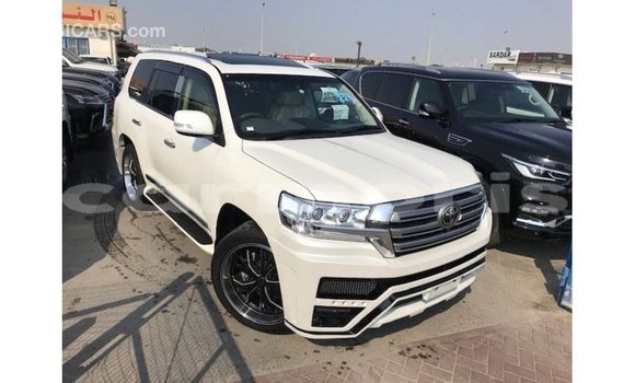 Buy Import Toyota Land Cruiser White Car in Import - Dubai in Agalega Islands Buy Import Toyota Land Cruiser White Car in Import - Dubai in Agalega Islands