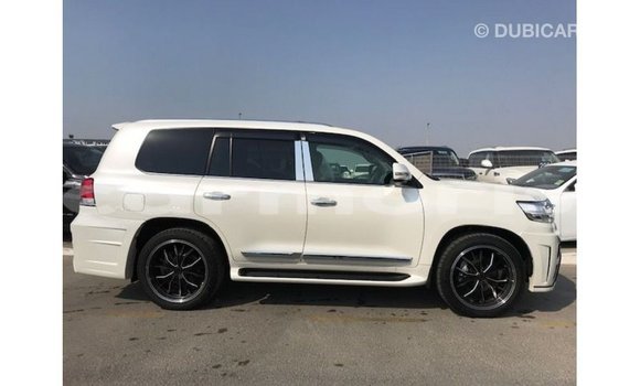 Buy Import Toyota Land Cruiser White Car in Import - Dubai in Agalega Islands Buy Import Toyota Land Cruiser White Car in Import - Dubai in Agalega Islands