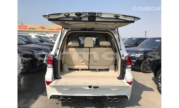 Buy Import Toyota Land Cruiser White Car in Import - Dubai in Agalega Islands Buy Import Toyota Land Cruiser White Car in Import - Dubai in Agalega Islands