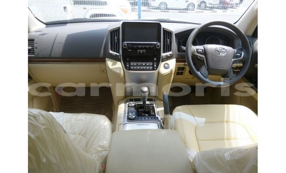 Acheter Import Voiture Toyota Land Cruiser Blanc à Import - Dubai, Îles Agalega Acheter Import Voiture Toyota Land Cruiser Blanc à Import - Dubai, Îles Agalega
