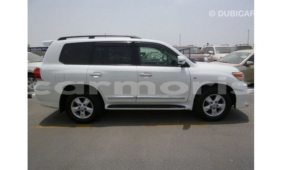 Buy Import Toyota Land Cruiser White Car in Import - Dubai in Agalega Islands Buy Import Toyota Land Cruiser White Car in Import - Dubai in Agalega Islands