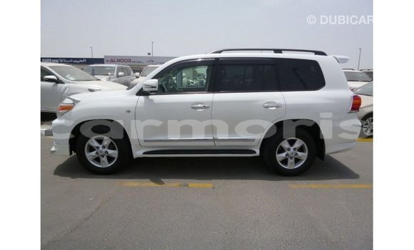 Buy Import Toyota Land Cruiser White Car in Import - Dubai in Agalega Islands Buy Import Toyota Land Cruiser White Car in Import - Dubai in Agalega Islands