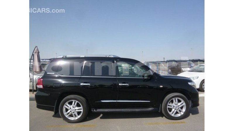 Big with watermark toyota land cruiser agalega islands import dubai 3487