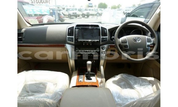 Acheter Import Voiture Toyota Land Cruiser Blanc à Import - Dubai, Îles Agalega Acheter Import Voiture Toyota Land Cruiser Blanc à Import - Dubai, Îles Agalega