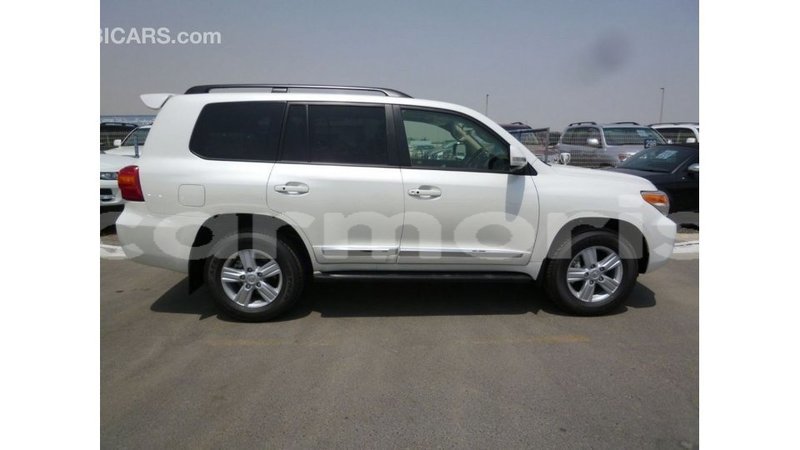 Big with watermark toyota land cruiser agalega islands import dubai 3495