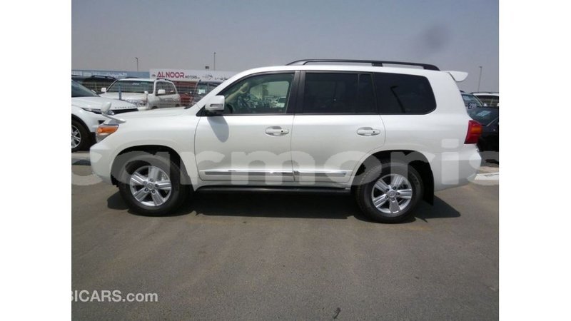 Big with watermark toyota land cruiser agalega islands import dubai 3495