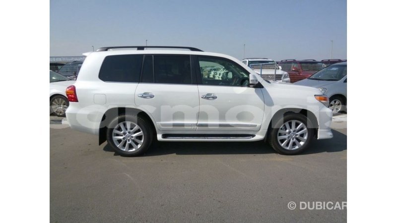 Big with watermark toyota land cruiser agalega islands import dubai 3496