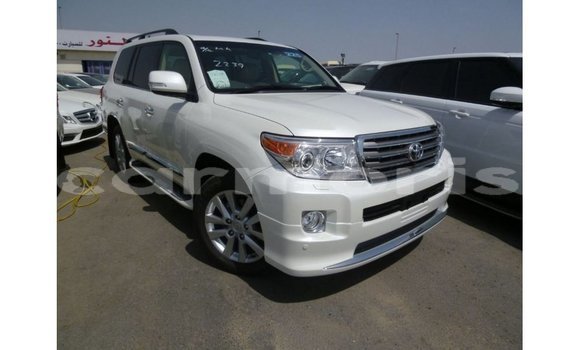 Acheter Import Voiture Toyota Land Cruiser Blanc à Import - Dubai, Îles Agalega Acheter Import Voiture Toyota Land Cruiser Blanc à Import - Dubai, Îles Agalega