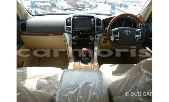 Acheter Import Voiture Toyota Land Cruiser Blanc à Import - Dubai, Îles Agalega Acheter Import Voiture Toyota Land Cruiser Blanc à Import - Dubai, Îles Agalega