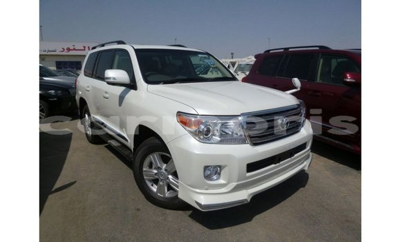 Buy Import Toyota Land Cruiser White Car in Import - Dubai in Agalega Islands Buy Import Toyota Land Cruiser White Car in Import - Dubai in Agalega Islands