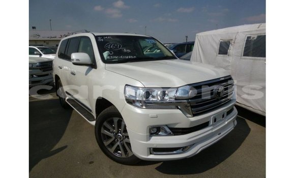 Buy Import Toyota Land Cruiser White Car in Import - Dubai in Agalega Islands Buy Import Toyota Land Cruiser White Car in Import - Dubai in Agalega Islands