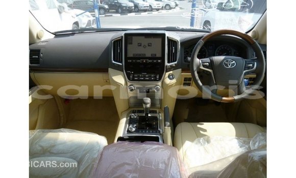 Buy Import Toyota Land Cruiser White Car in Import - Dubai in Agalega Islands Buy Import Toyota Land Cruiser White Car in Import - Dubai in Agalega Islands