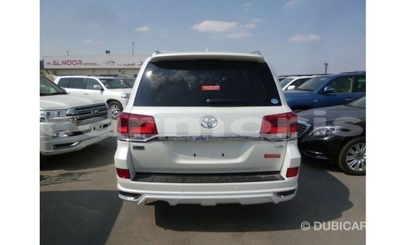 Buy Import Toyota Land Cruiser White Car in Import - Dubai in Agalega Islands Buy Import Toyota Land Cruiser White Car in Import - Dubai in Agalega Islands