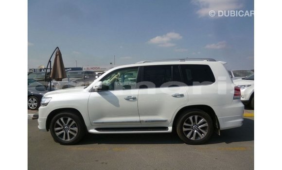 Buy Import Toyota Land Cruiser White Car in Import - Dubai in Agalega Islands Buy Import Toyota Land Cruiser White Car in Import - Dubai in Agalega Islands