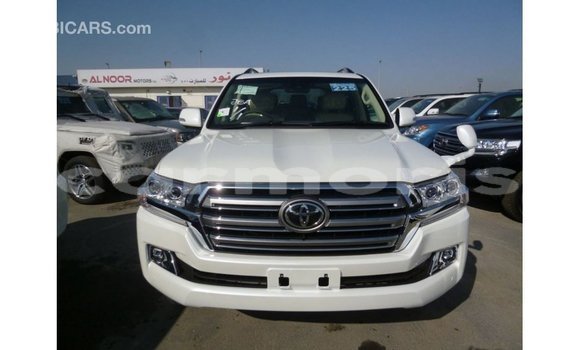 Buy Import Toyota Land Cruiser White Car in Import - Dubai in Agalega Islands Buy Import Toyota Land Cruiser White Car in Import - Dubai in Agalega Islands