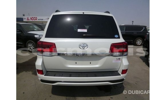 Buy Import Toyota Land Cruiser White Car in Import - Dubai in Agalega Islands Buy Import Toyota Land Cruiser White Car in Import - Dubai in Agalega Islands