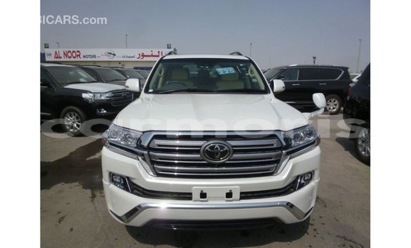 Buy Import Toyota Land Cruiser White Car in Import - Dubai in Agalega Islands Buy Import Toyota Land Cruiser White Car in Import - Dubai in Agalega Islands