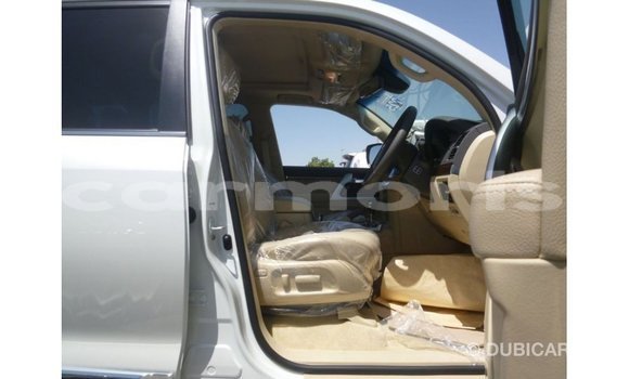 Acheter Import Voiture Toyota Land Cruiser Blanc à Import - Dubai, Îles Agalega Acheter Import Voiture Toyota Land Cruiser Blanc à Import - Dubai, Îles Agalega