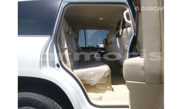 Acheter Import Voiture Toyota Land Cruiser Blanc à Import - Dubai, Îles Agalega Acheter Import Voiture Toyota Land Cruiser Blanc à Import - Dubai, Îles Agalega