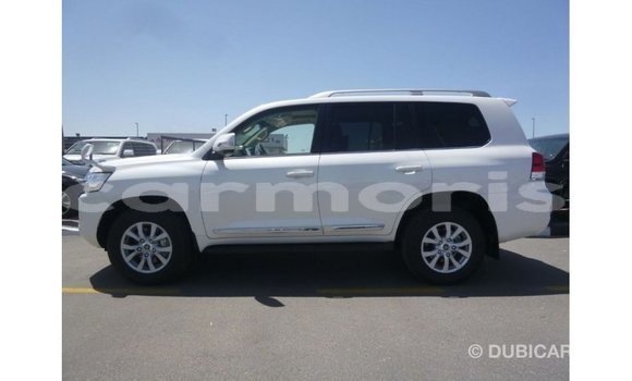 Acheter Import Voiture Toyota Land Cruiser Blanc à Import - Dubai, Îles Agalega Acheter Import Voiture Toyota Land Cruiser Blanc à Import - Dubai, Îles Agalega