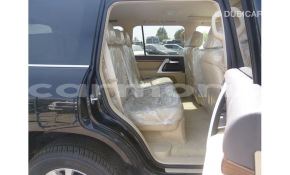 Acheter Import Voiture Toyota Land Cruiser Noir à Import - Dubai, Îles Agalega Acheter Import Voiture Toyota Land Cruiser Noir à Import - Dubai, Îles Agalega