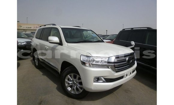 Acheter Import Voiture Toyota Land Cruiser Blanc à Import - Dubai, Îles Agalega Acheter Import Voiture Toyota Land Cruiser Blanc à Import - Dubai, Îles Agalega