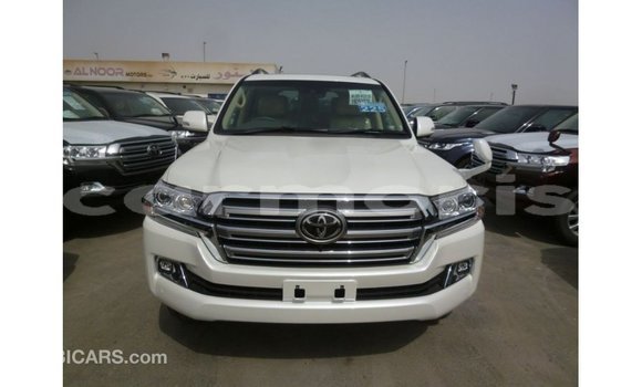 Acheter Import Voiture Toyota Land Cruiser Blanc à Import - Dubai, Îles Agalega Acheter Import Voiture Toyota Land Cruiser Blanc à Import - Dubai, Îles Agalega